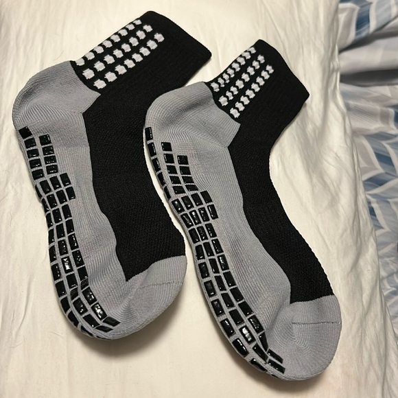 Men’s anti slip socks - Picture 1 of 4